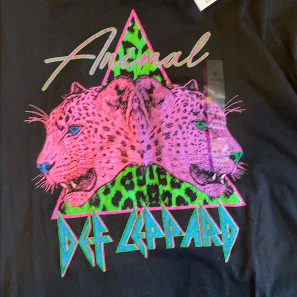 colorful def leppard shirt
